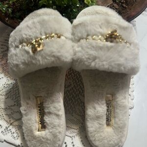 Michael Kors NWOT Gold Chain Cream Slippers SIZE 6m
